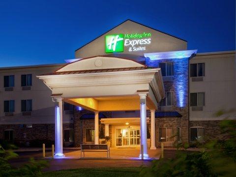 Holiday Inn Express & Suites Clinton By Ihg Kültér fotó